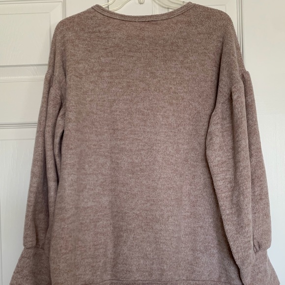 Hailey & Co Boutique Top - sz L - Picture 4 of 8